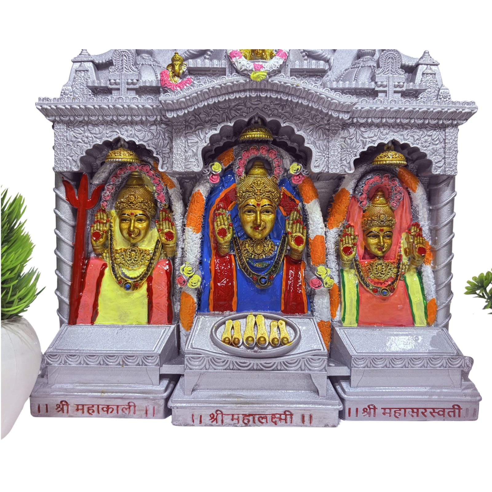 Marble dust Mahalaxmi murti, close view of the hand-painted saree